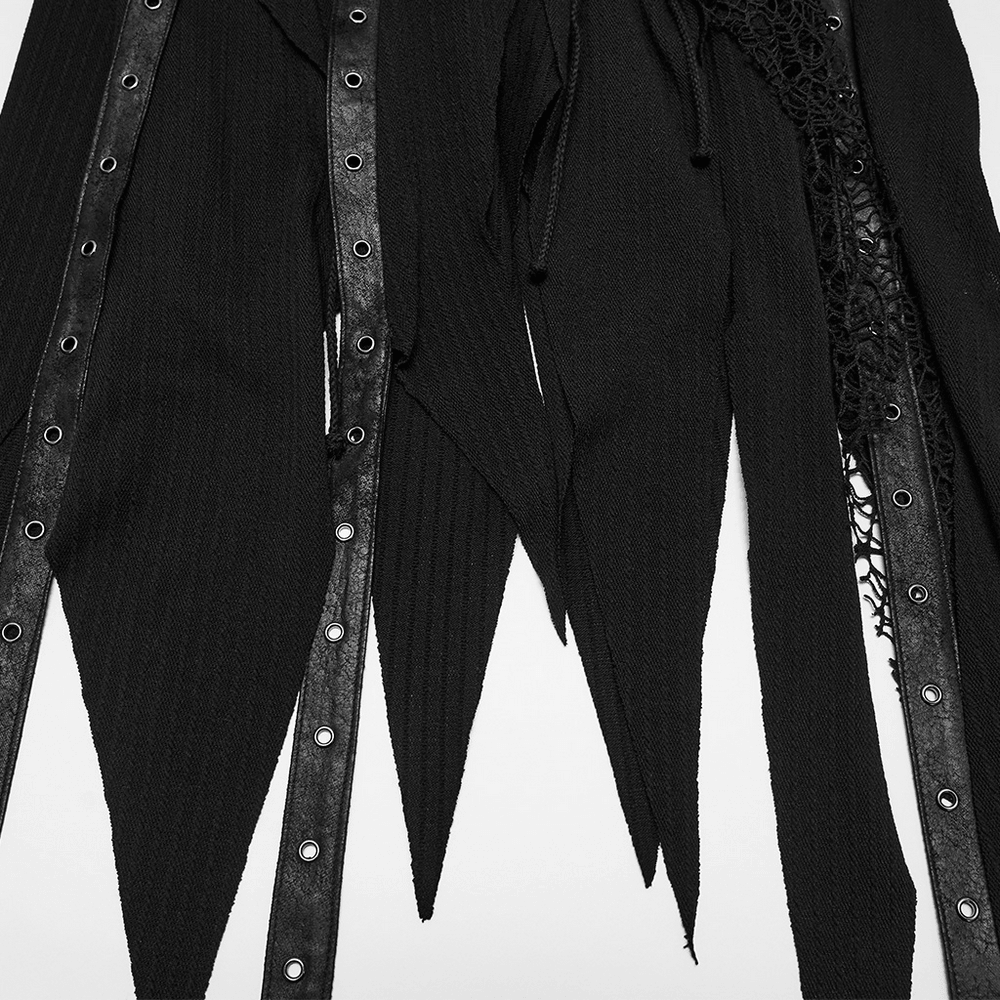 Gothic-Strickkleid mit Kapuze und asymmetrischem Saum