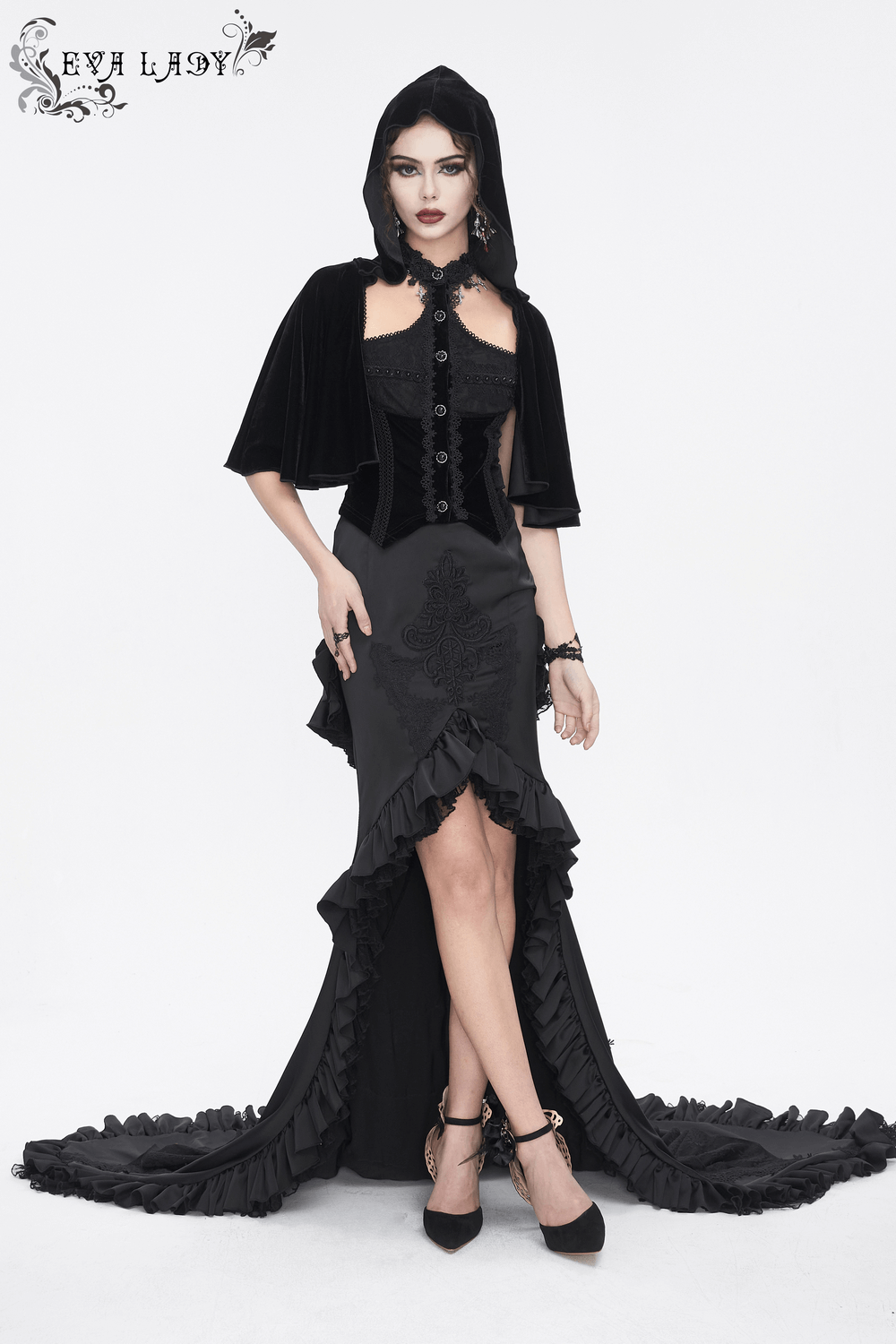 Gothic hooded top in velvet with lace details, featuring a dramatic cape sleeve and lace-up back, perfect for vintage-inspired style.