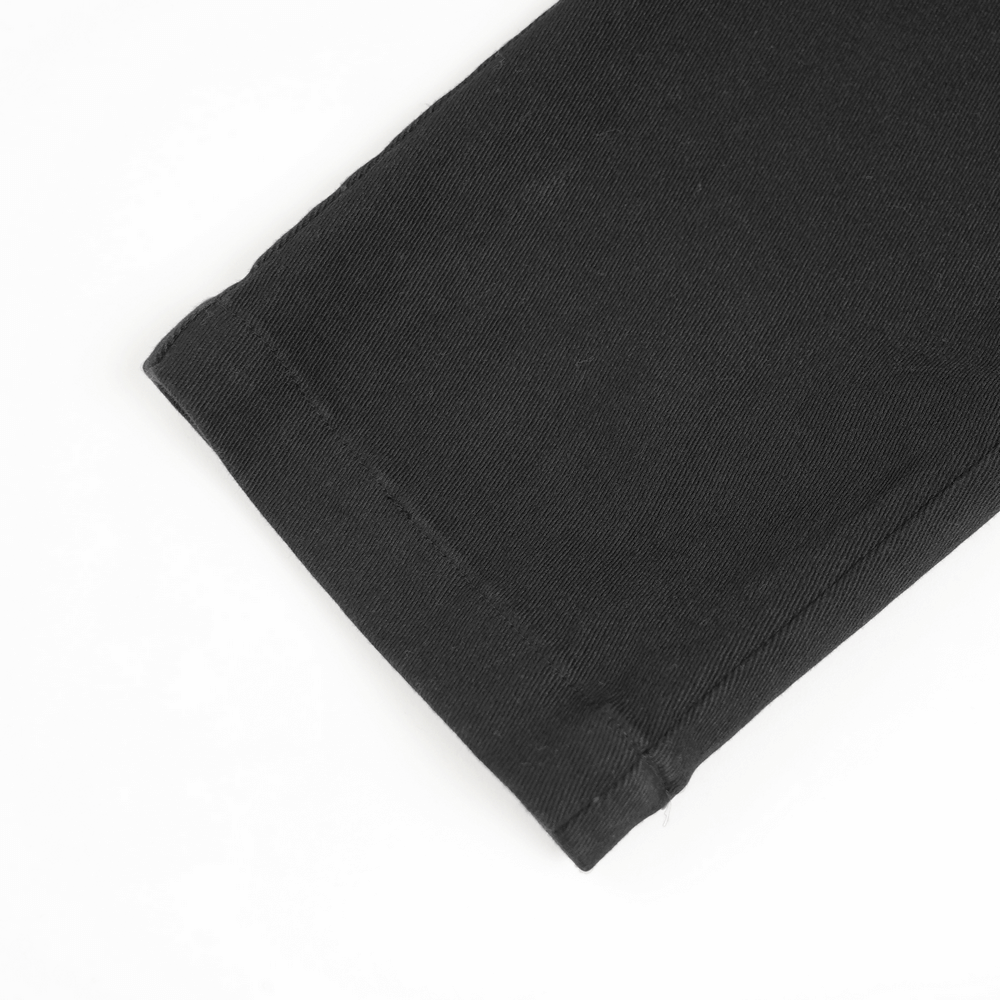 Gotische Punk-Hose mit Schnallen und abgenutzten Metalldetails