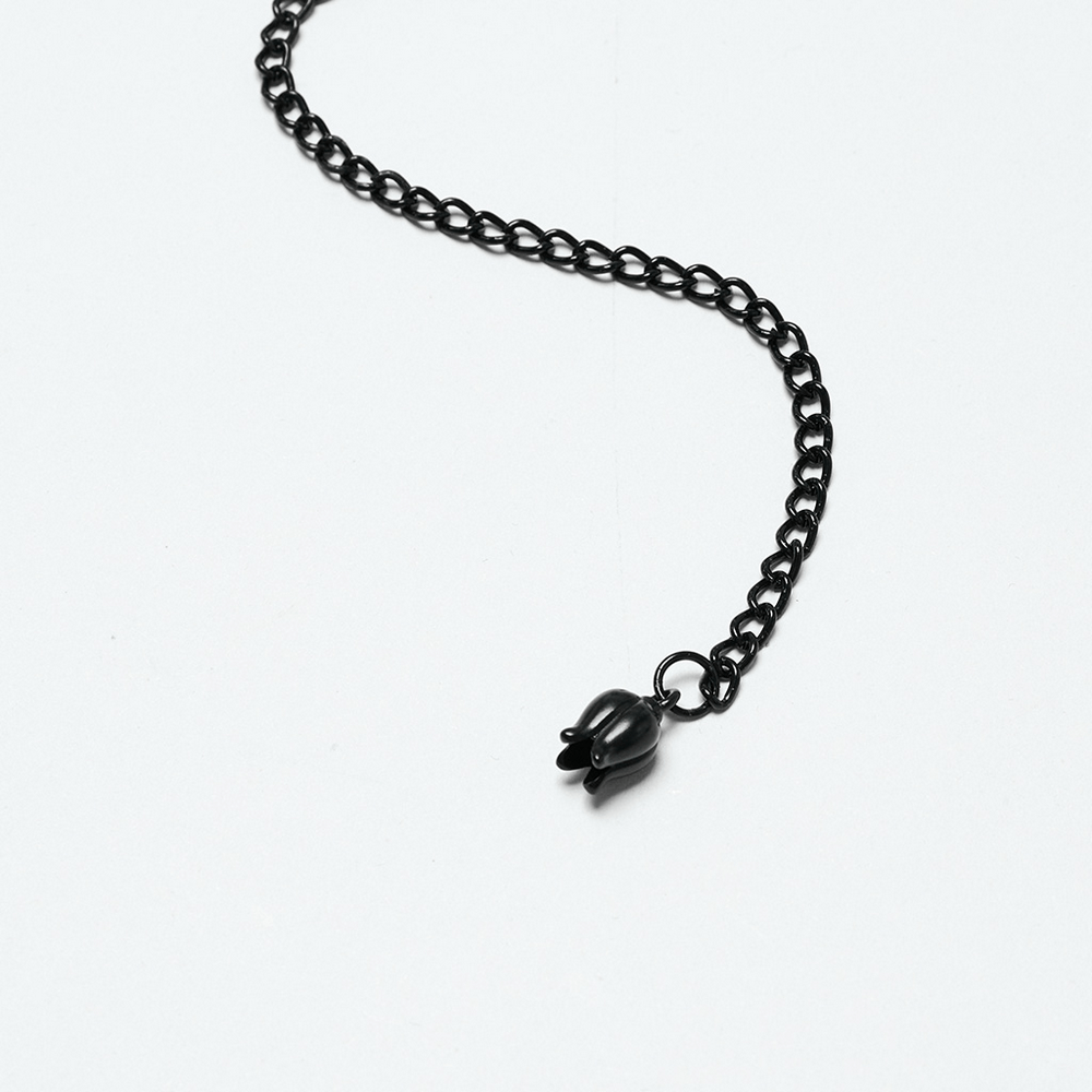 Black bead chain for Gothic choker, featuring a stylish clip closure and elegant design for a bold accessory look.