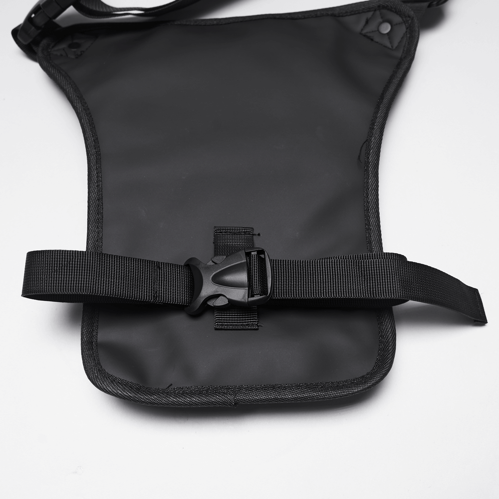 Gothic skull waist and leg bag with chains featuring sturdy buckle and adjustable strap for style and utility.