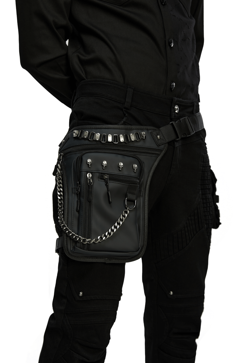 Gothic skull waist and leg bag with chains and pockets, perfect for edgy style enthusiasts.