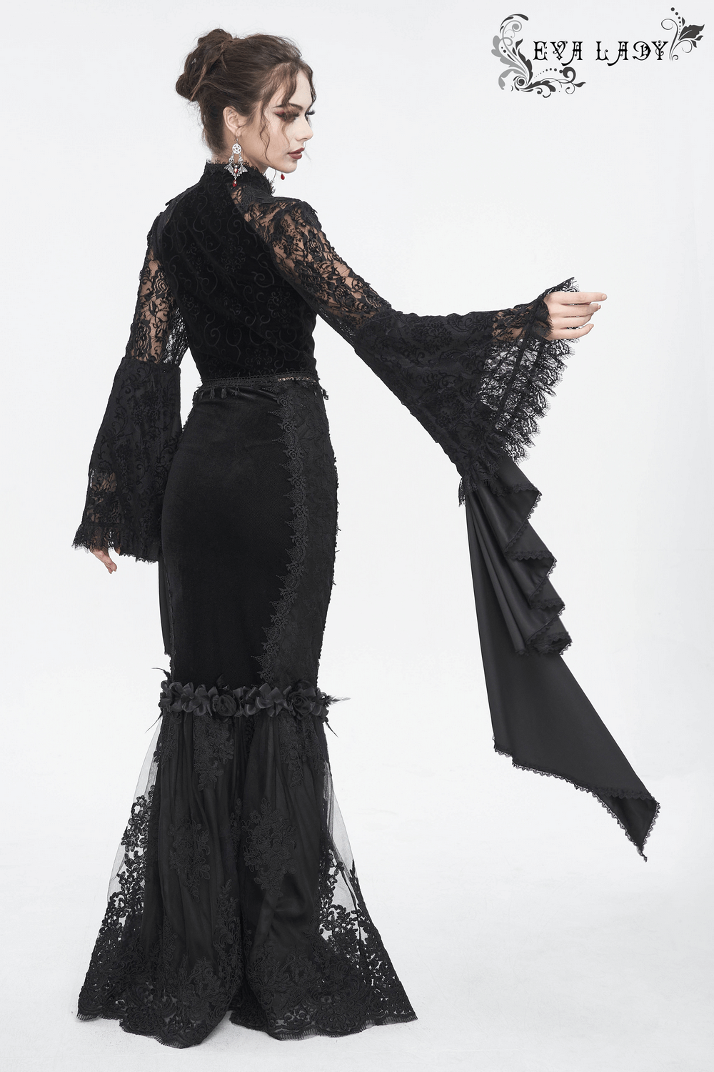 Elegant gothic-style skirt with lace details and floral accents, perfect for alternative fashion lovers.