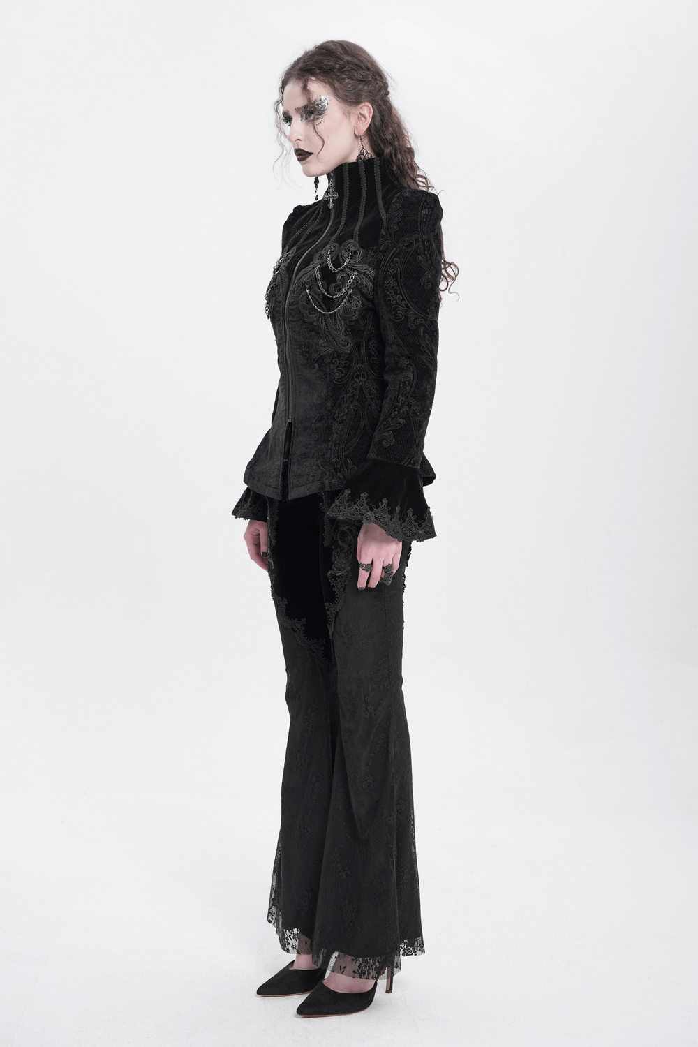 Gothic velvet jacket with embroidery, bell sleeves, and chain details, perfect for steampunk and alternative fashion.