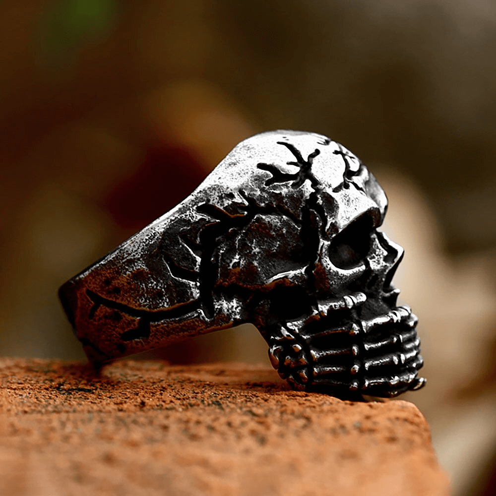 Gothic Vintage Skull Finger Ring For Men / Stainless Steel Biker Jewelry - HARD'N'HEAVY