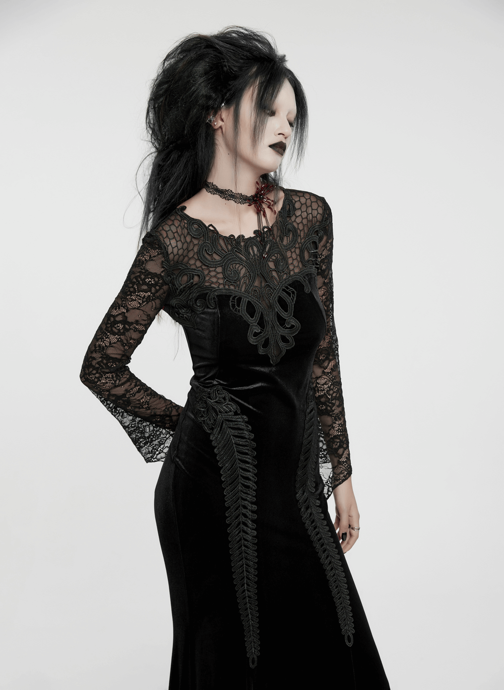 Gothic Damen Maxikleid aus Samt mit Spitzendetail