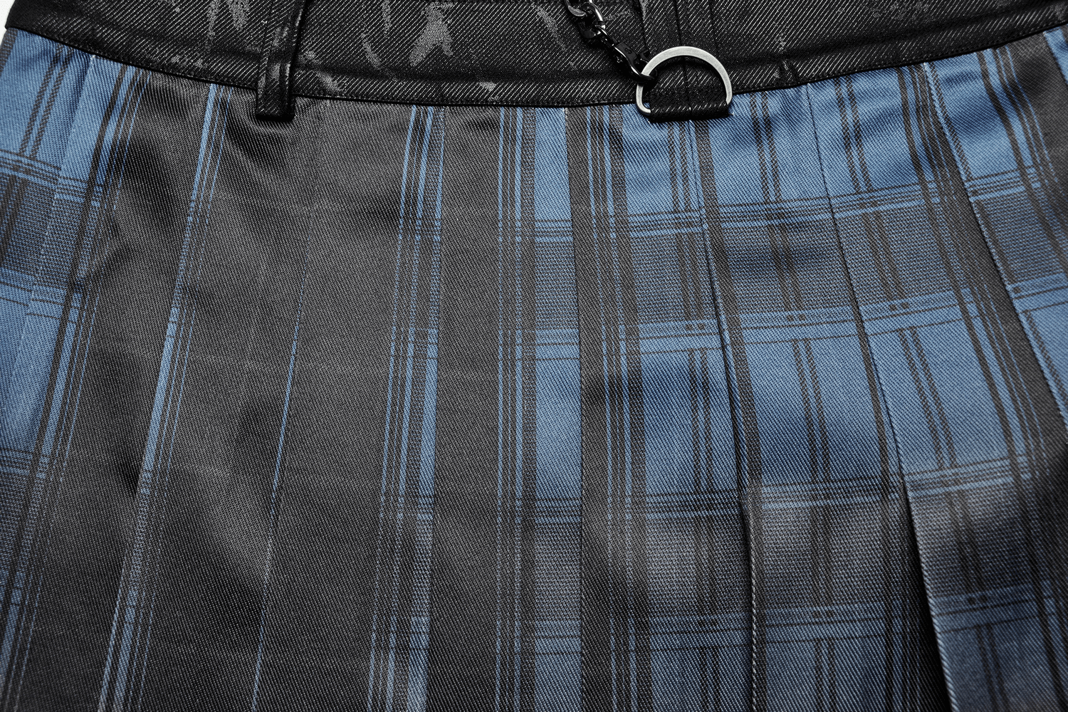 Close-up of the gradient Scottish punk kilt, showcasing plaid pattern and metal detail for edgy fashion.