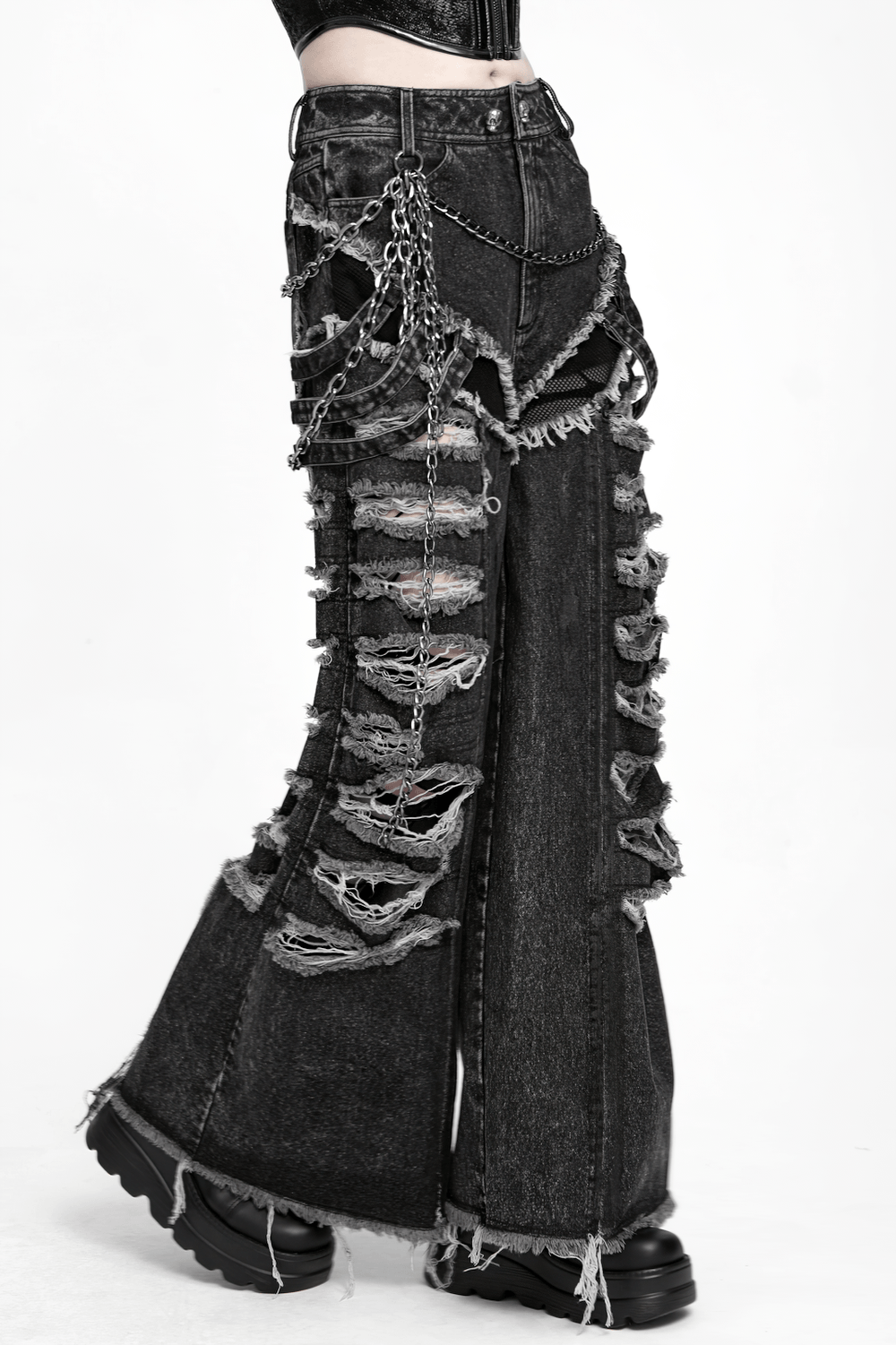 Jean grunge déchiré à jambes larges avec détails de chaînes