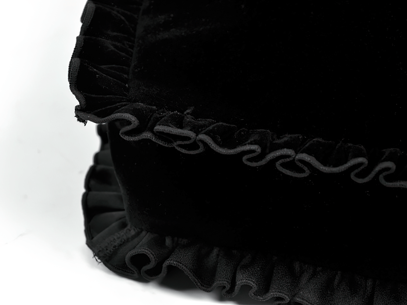 Close-up of the lace and velvet detail of the Heart-Shaped Gothic Lace Bow Crossbody Bag.