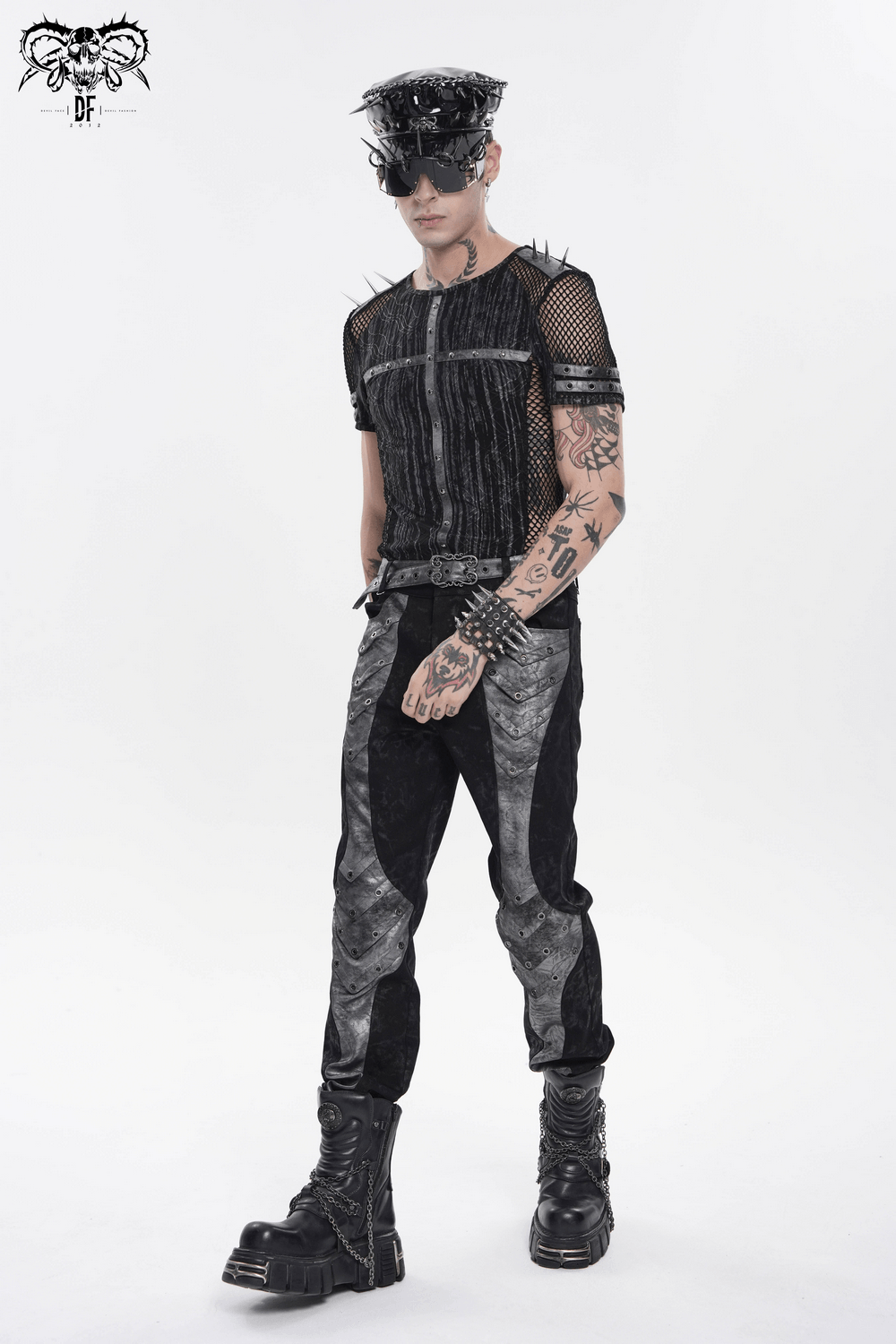 Camiseta de Malla Punk Industrial con Detalle de Cruz con Tachuelas