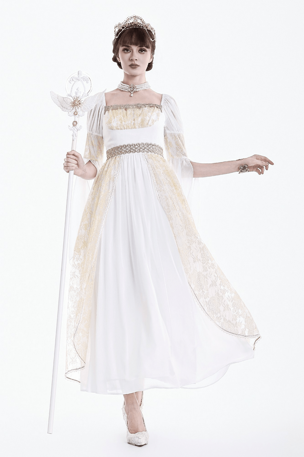 Mittelalterliches weißes Maxikleid mit Goldbesatz und Trompetenärmeln