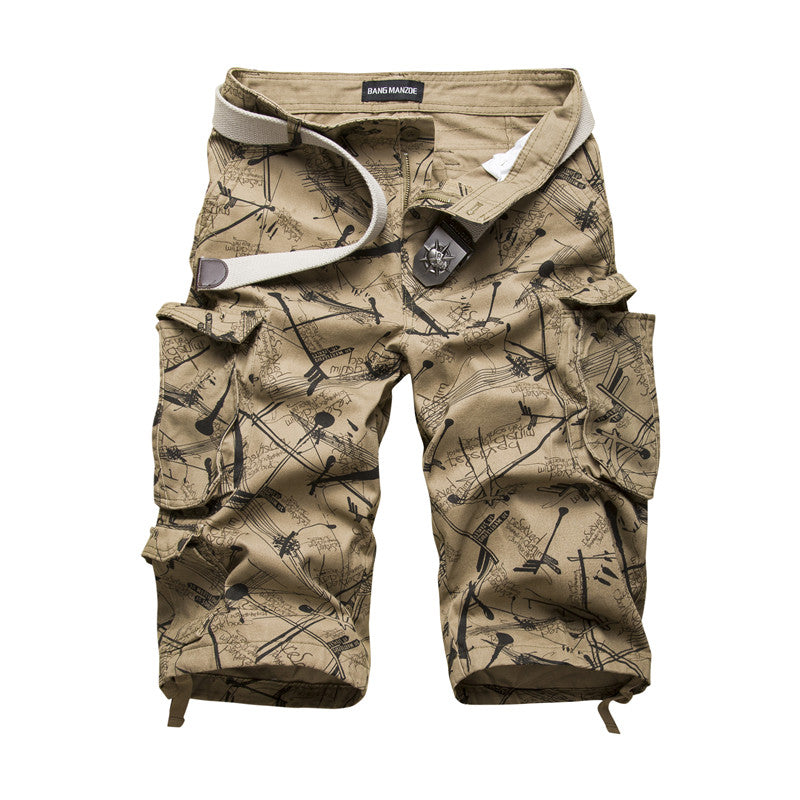 Men's cargo cotton shorts in camouflage print with multiple pockets for casual outdoor fashion.