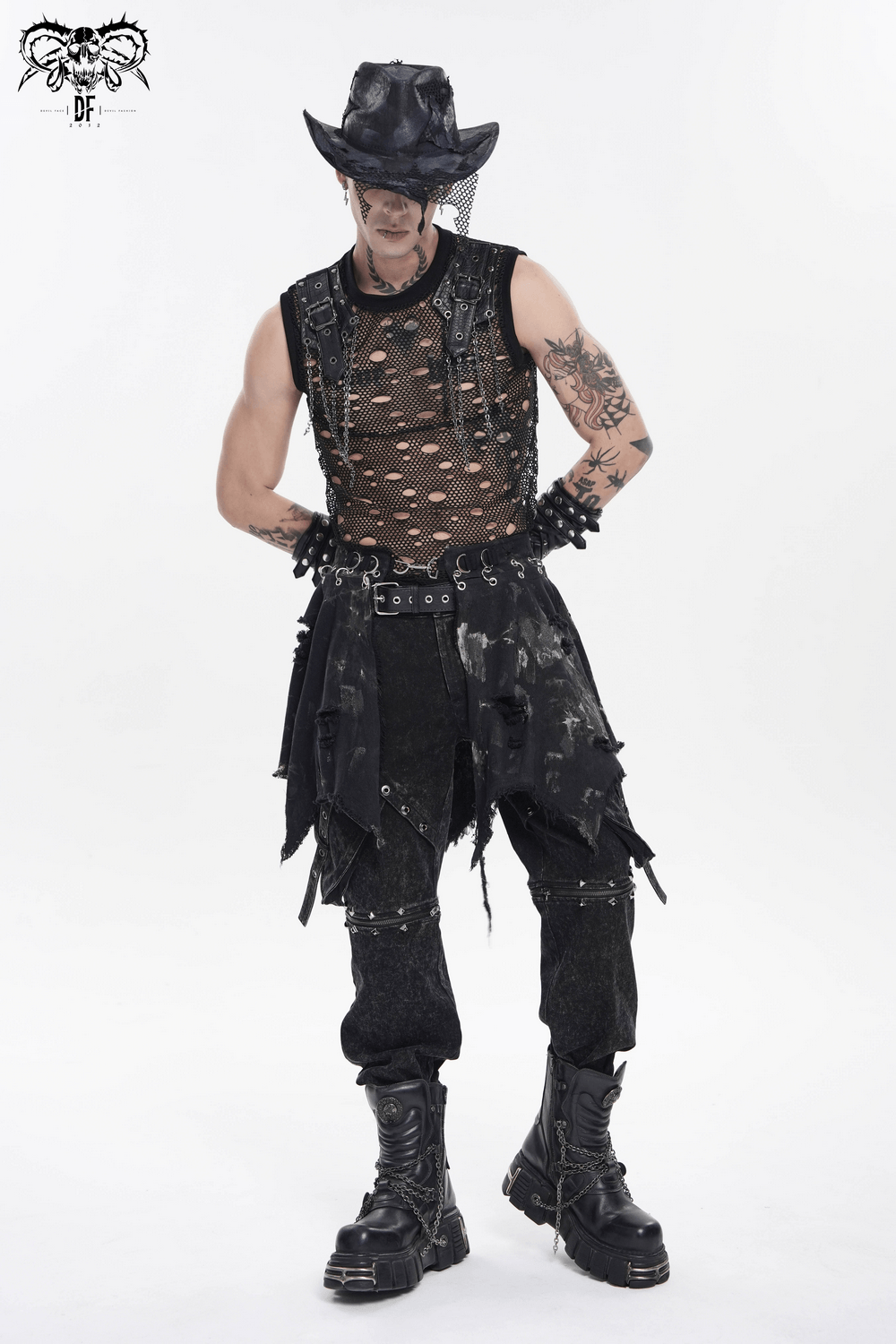Herrenrock im Punk-Stil mit asymmetrischem Saum und Used-Look