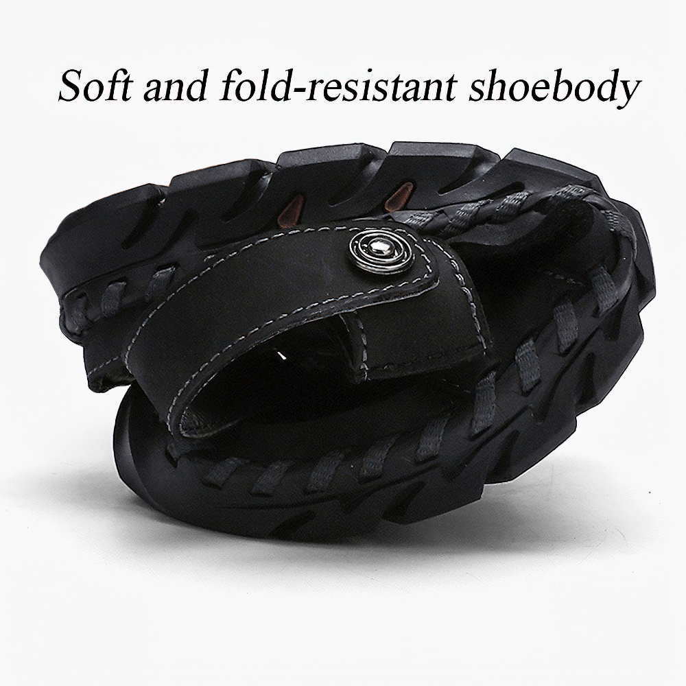 Men's genuine leather sandals with soft, fold-resistant design, perfect for summer and beach outings.