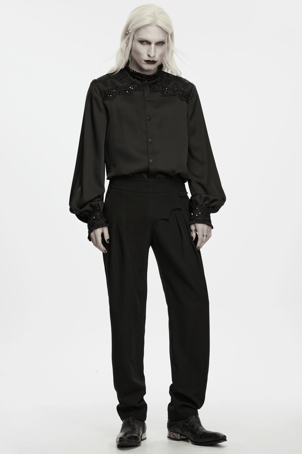 Schwarze Gothic-Herrenhose mit Fledermausflügeln, Falten und schmal zulaufendem Bein