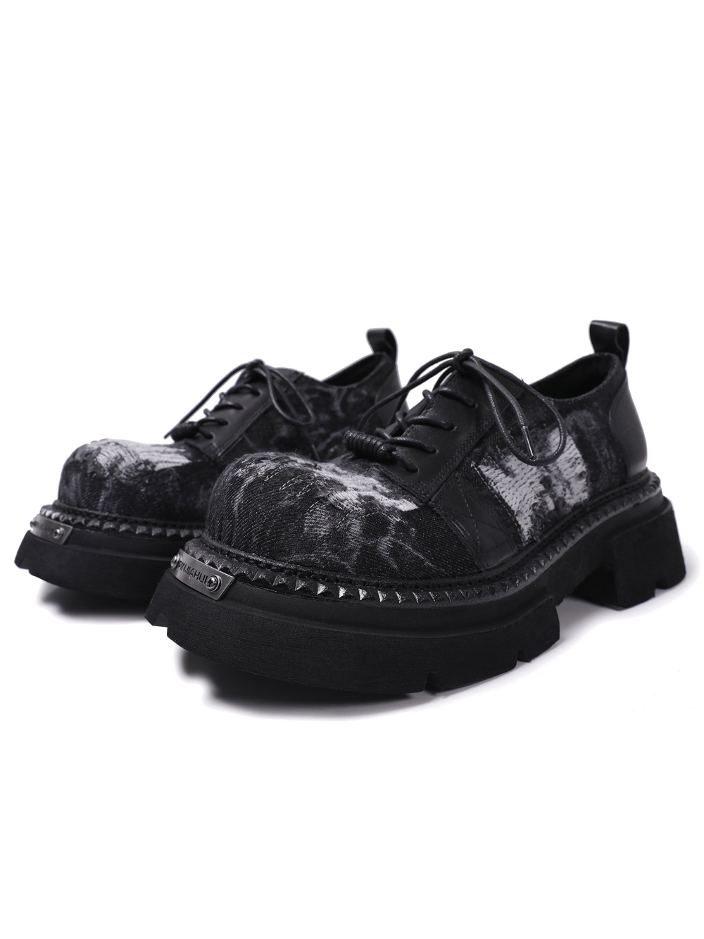 Men's Grunge Lace-Up Shoes with Frayed Patchwork Details, distressed derby shoes with chunky lug soles and black laces