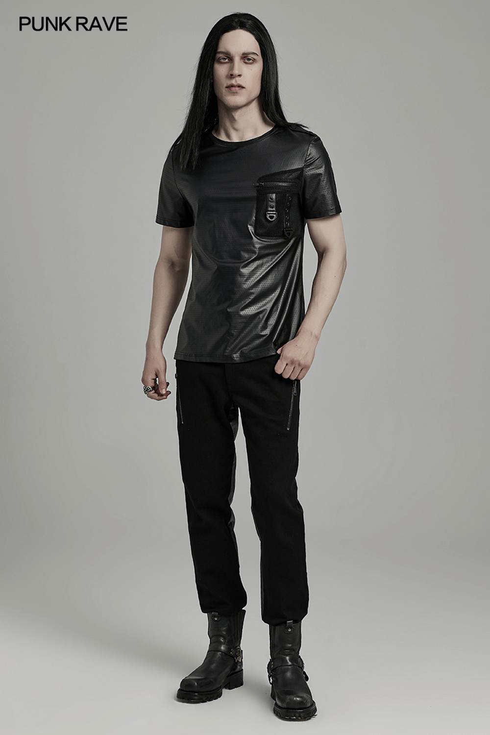 Camiseta Urbana de Hombre de Malla Negra con Bolsillo Frontal Perforado
