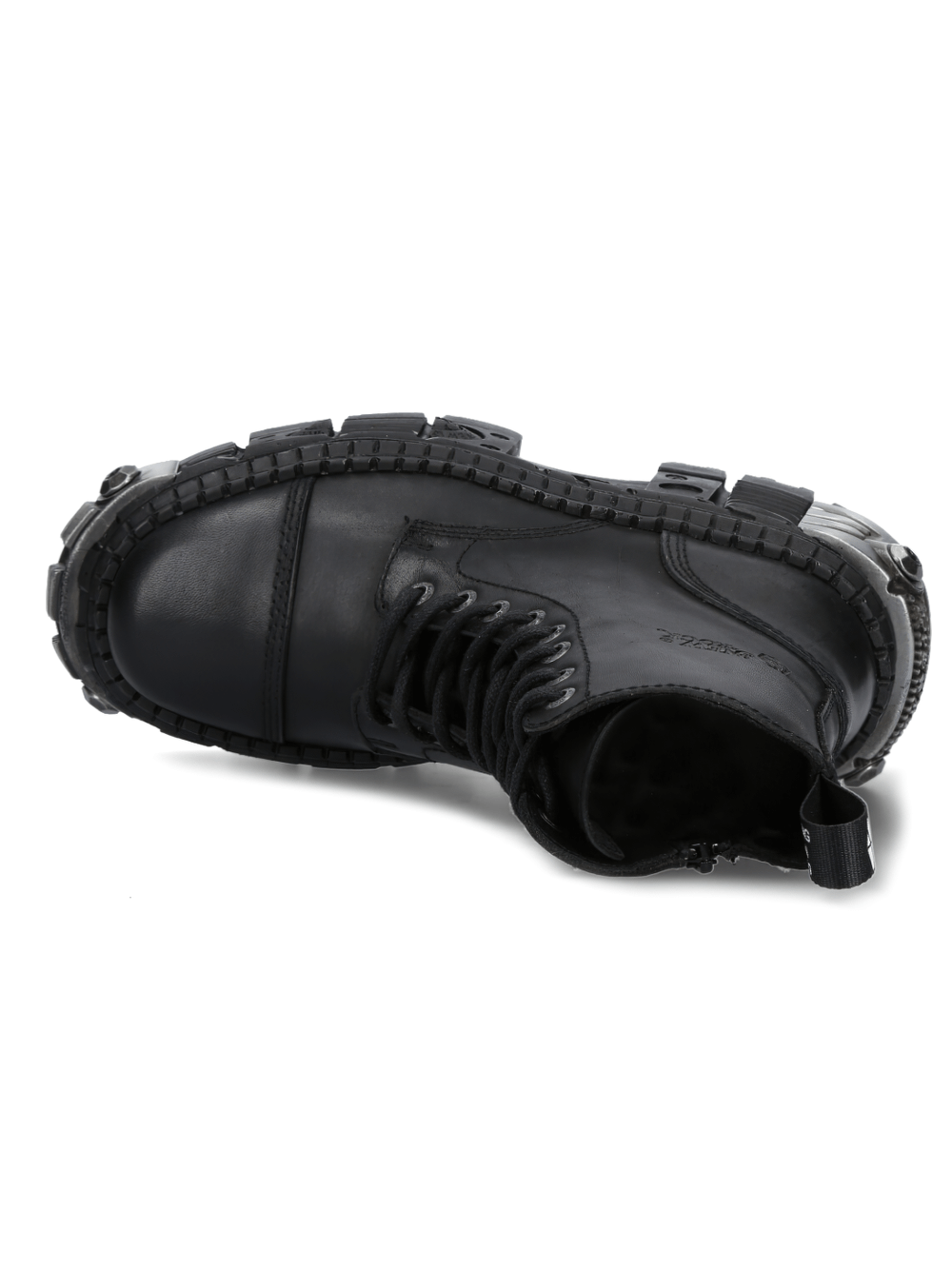 Top view of NEW ROCK black ankle boots with metallic gears design, crafted from genuine leather, ideal for urban rock fashion.