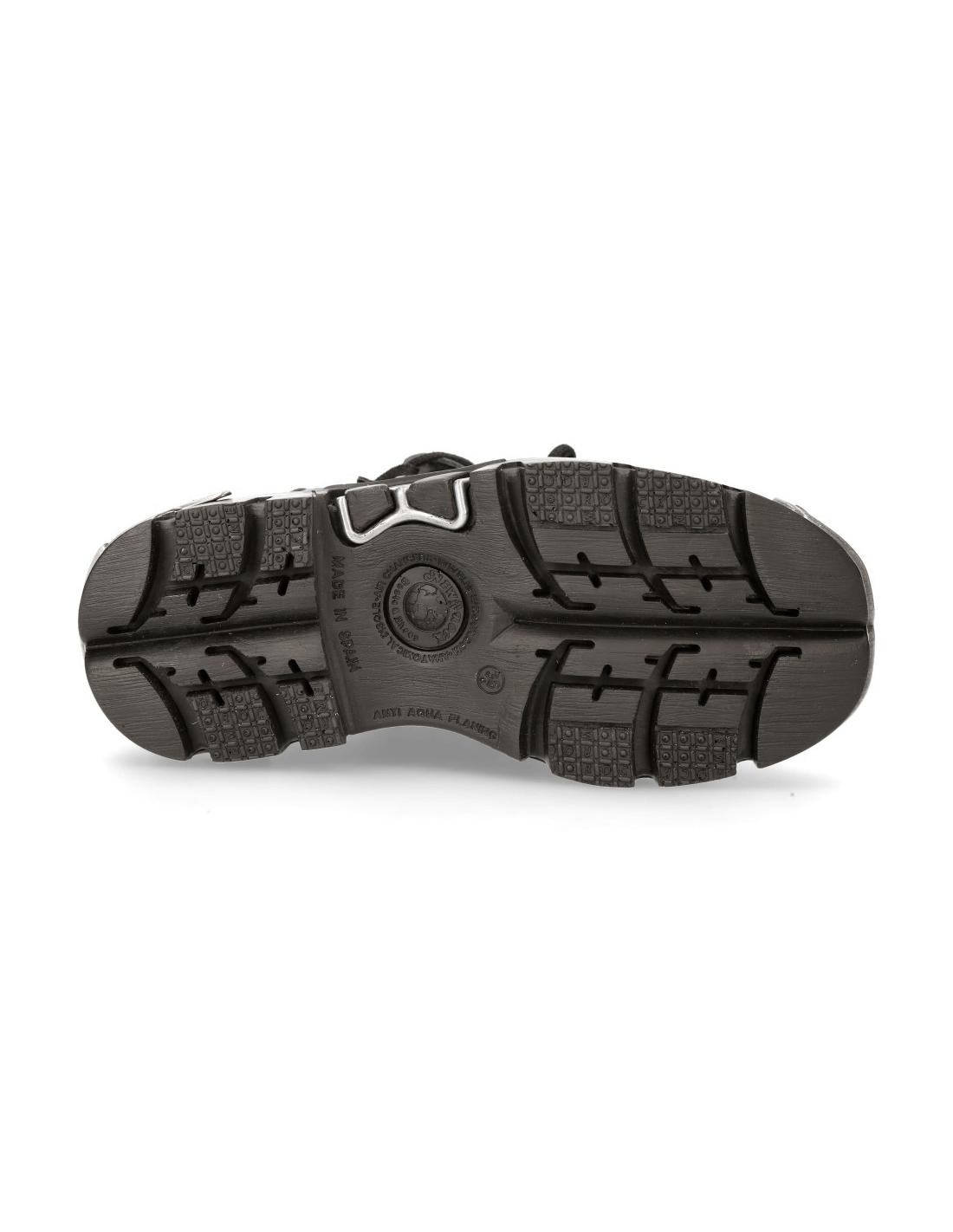 Sole of NEW ROCK Men's Gothic Black Ankle Boots showcasing gripping rubber tread and durable design.