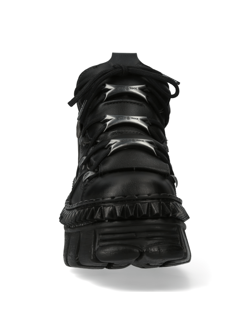 Close-up of NEW ROCK black platform shoes with chunky sole and silver studs, showcasing bold rock style.