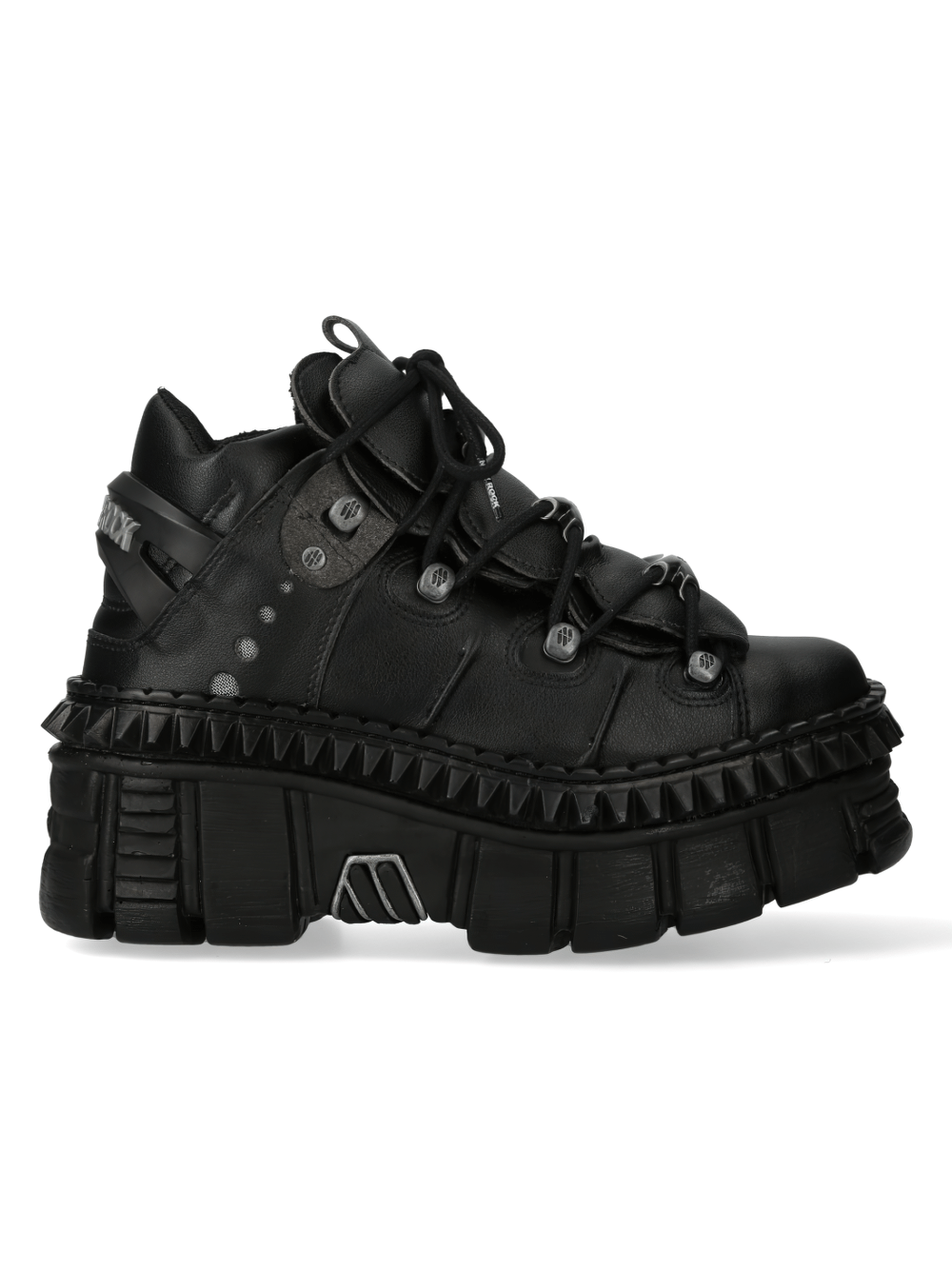 NEW ROCK Black platform shoes with chunky sole and studs, perfect rocker footwear for bold styles.