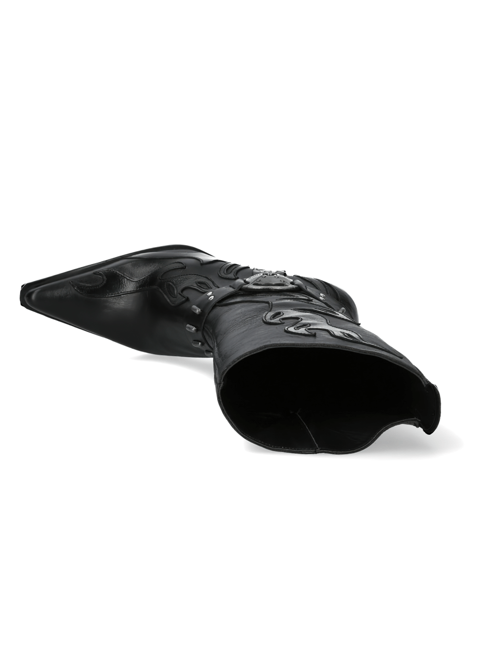 Elegant black western boots with metal accents, showcasing premium cow leather and urban stylish design.