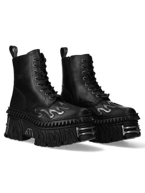 Botas Góticas para Mujer de NEW ROCK con Acabados Metálicos y Diseño de Llamas
