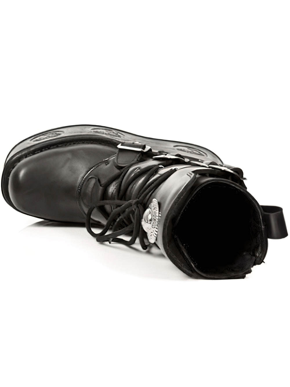 NEW ROCK Men's Gothic High Platform Boot with metal accents and buckles, showcasing black leather design.