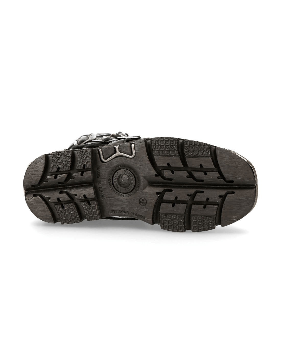 Bottom view of NEW ROCK men's gothic boots, showcasing durable rubber sole and gripping traction for stylish comfort.