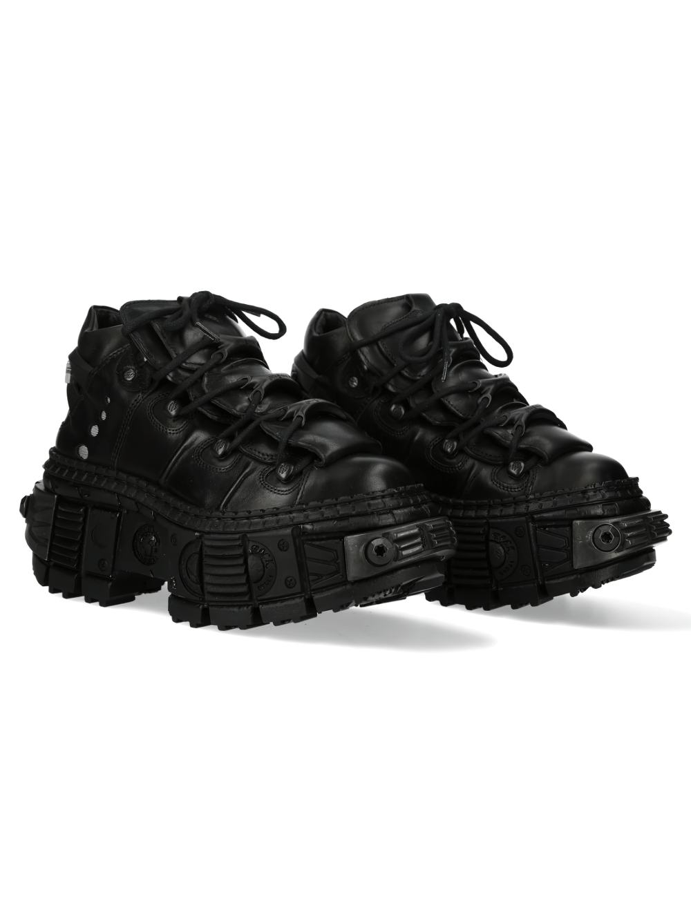 NEW ROCK Gothic platform lace-up boots with robust soles and unique hardware accents in black leather.