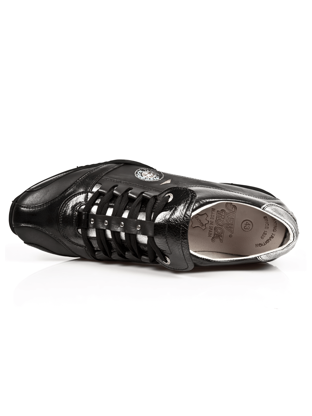 NEW ROCK Steel Black Urban Sneakers showcasing sleek design and durable cow leather, perfect for daily urban adventures.