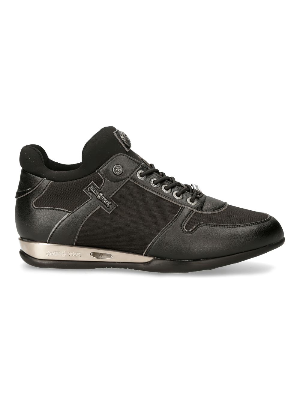 Trendy black hybrid sneakers with lacing, perfect for urban adventures and sporty style.