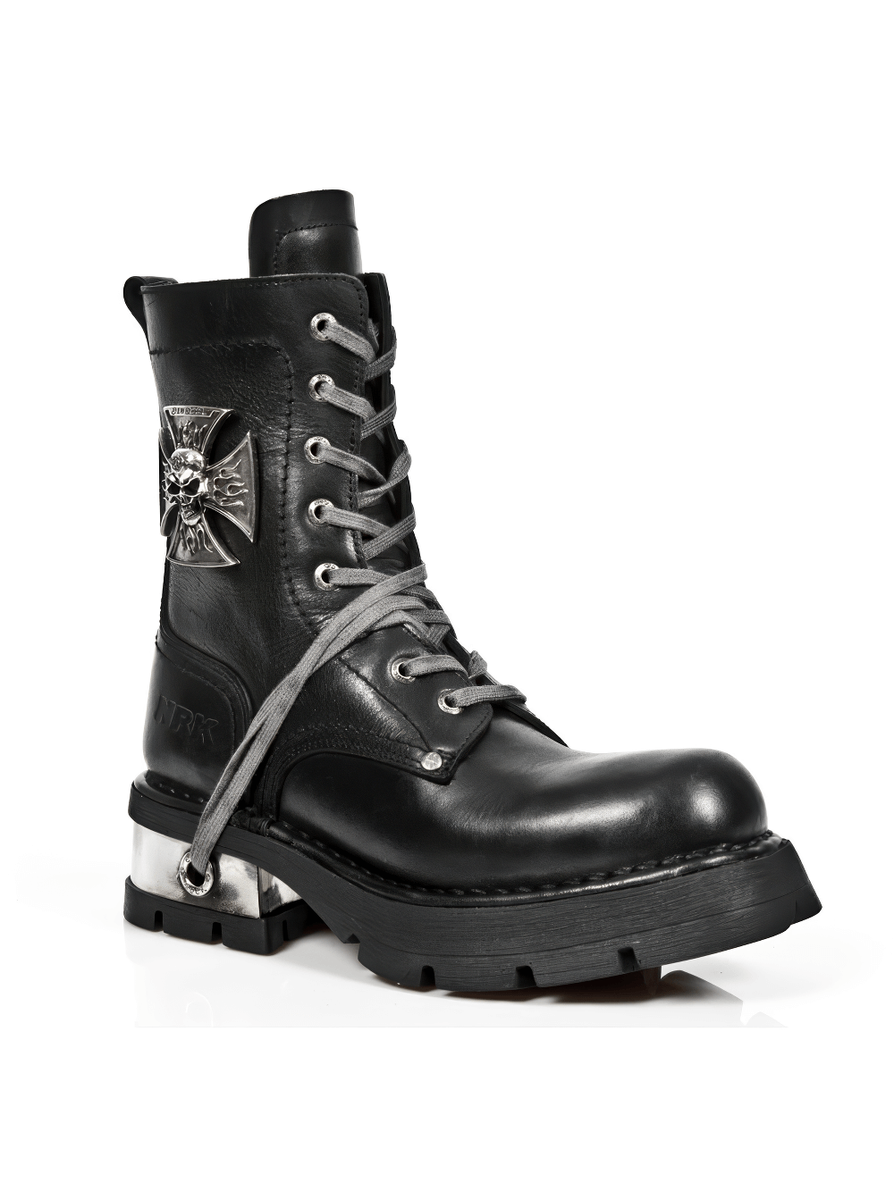 NEW ROCK Men's biker ankle boot featuring a metal skull design, durable black leather, and tough rubber sole for rock vibes.