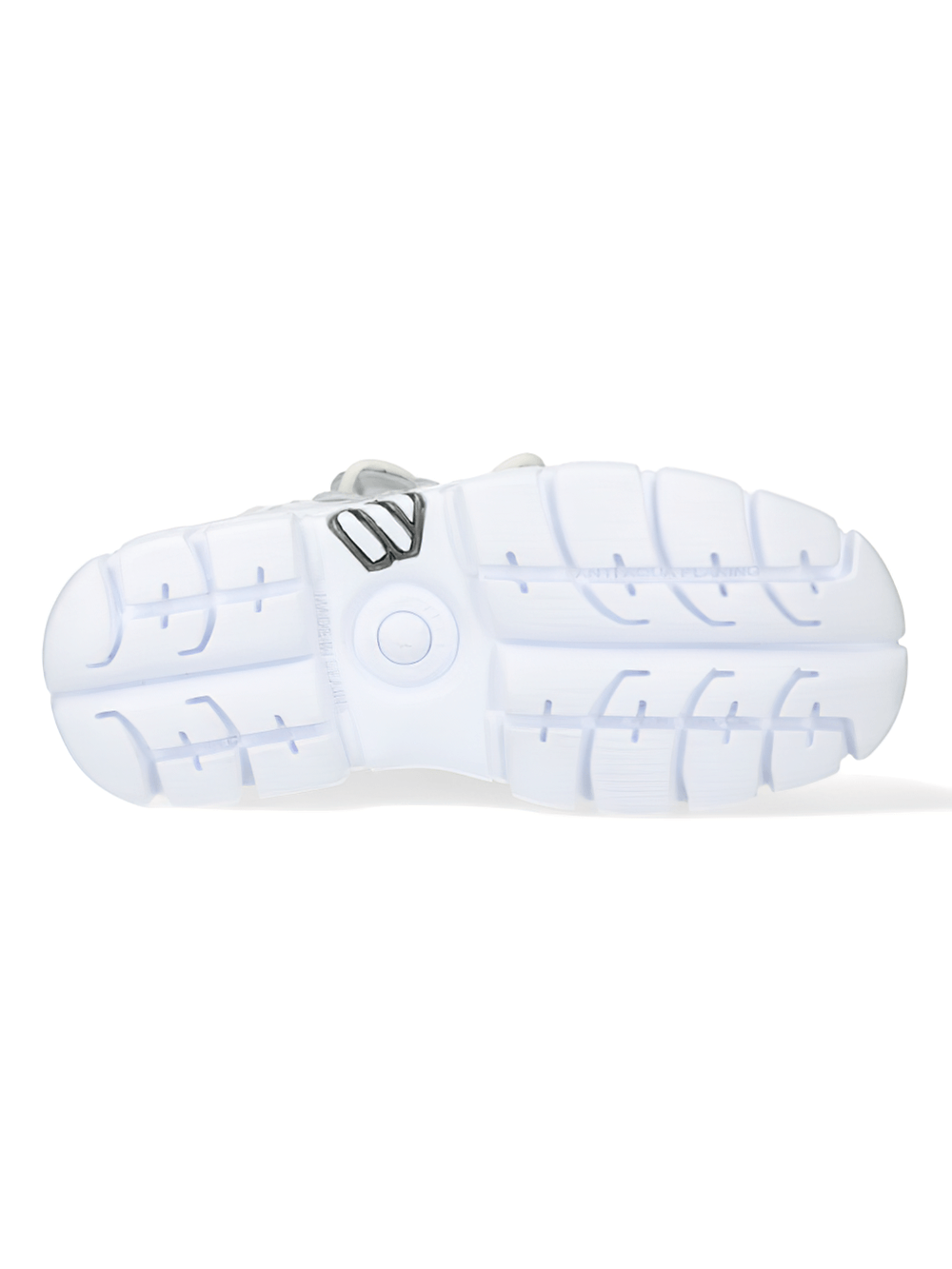 Bottom view of NEW ROCK men's white rocker style ankle boots with durable PU-ultra sole and grip pattern.