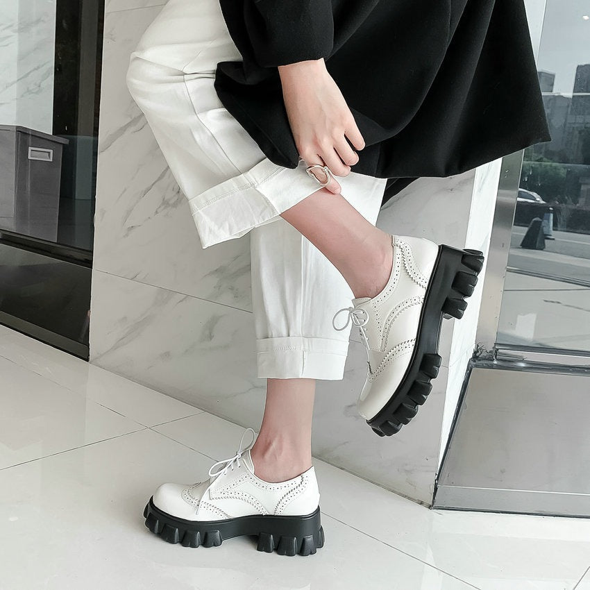 Stylish white PU leather platform women's shoes with laces and chunky black heel, perfect for trendy spring and autumn outfits.