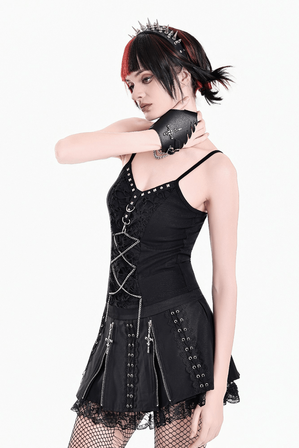Caraco punk en résille avec laçage corset et détails métalliques