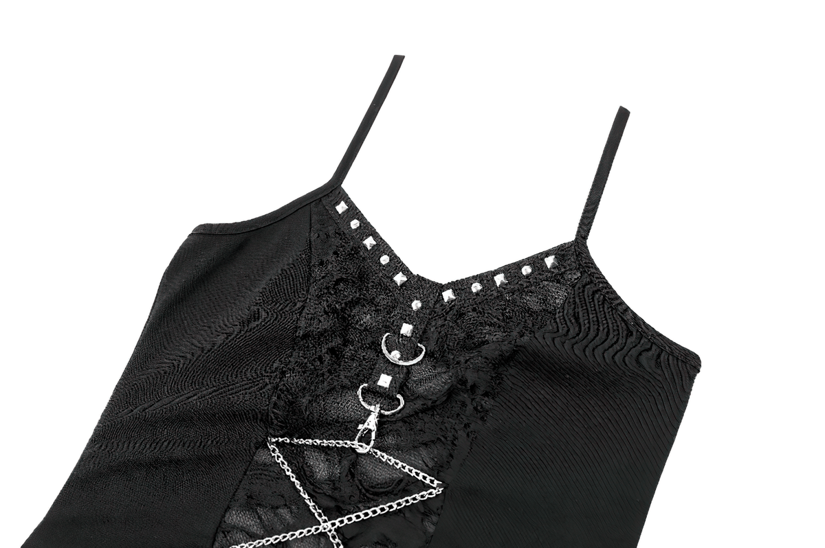 Caraco punk en résille avec laçage corset et détails métalliques