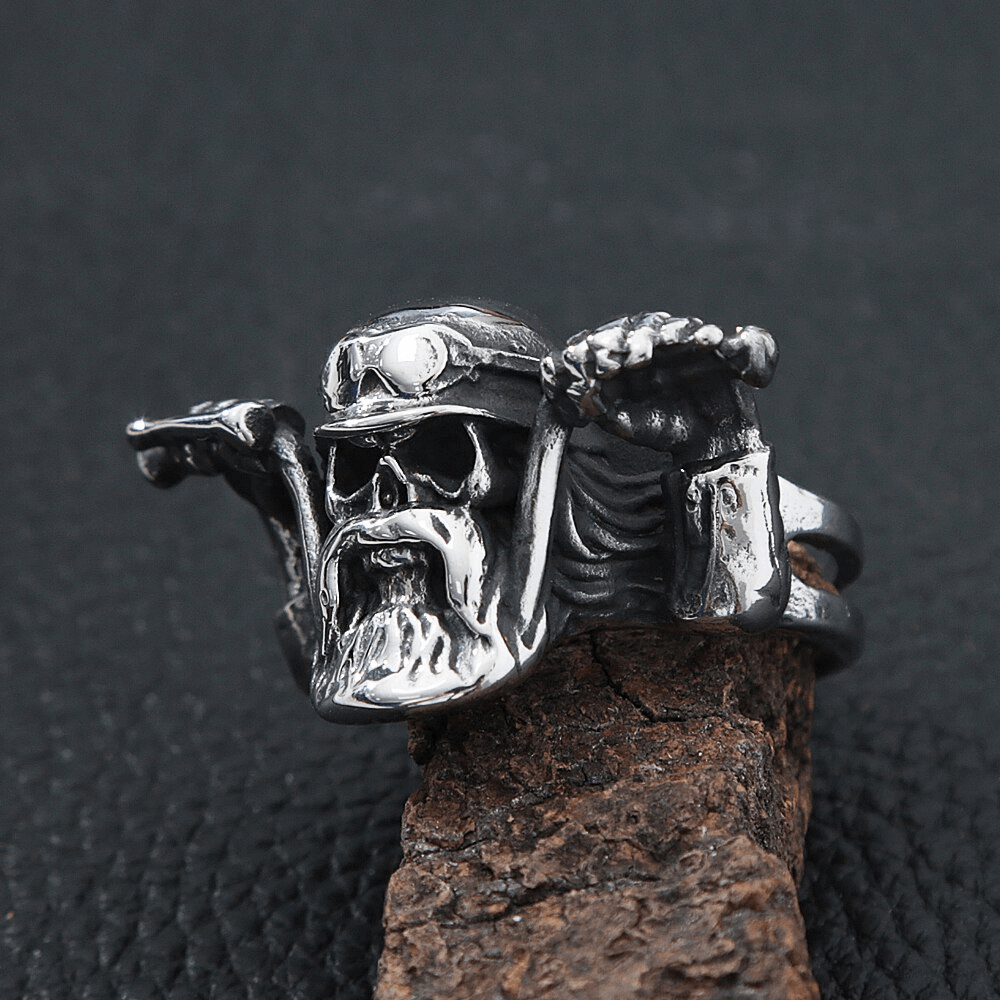 Punk rock motorcyclist skull ring for men, stainless steel biker accessory showcasing intricate skull design.