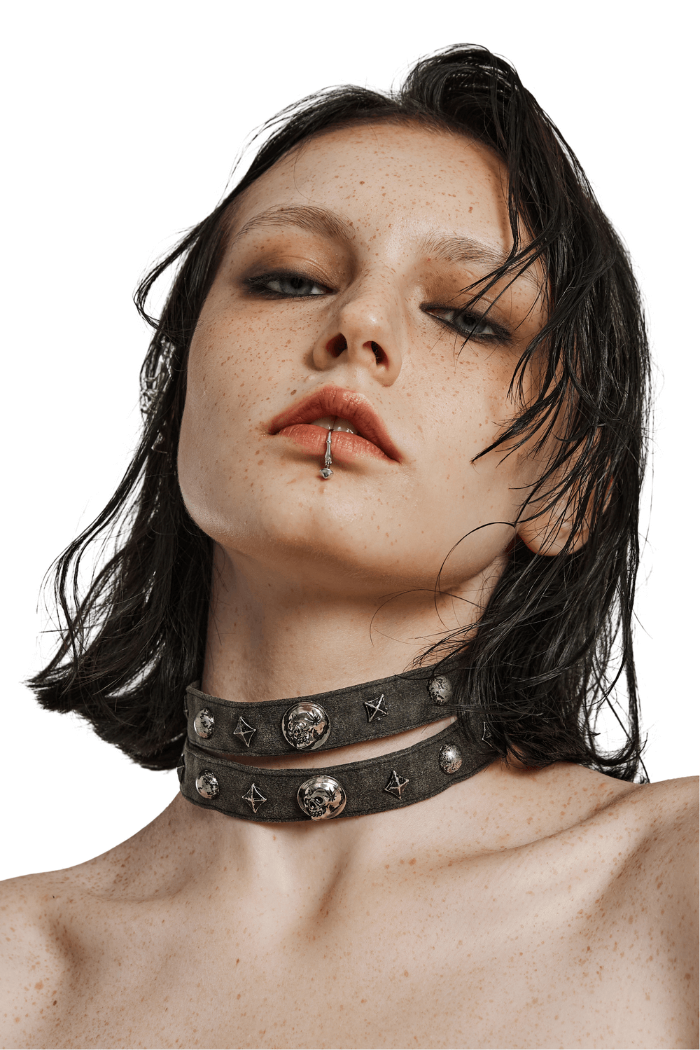 Punk women's double strap choker with skulls and rivets, perfect for edgy rockstar style.
