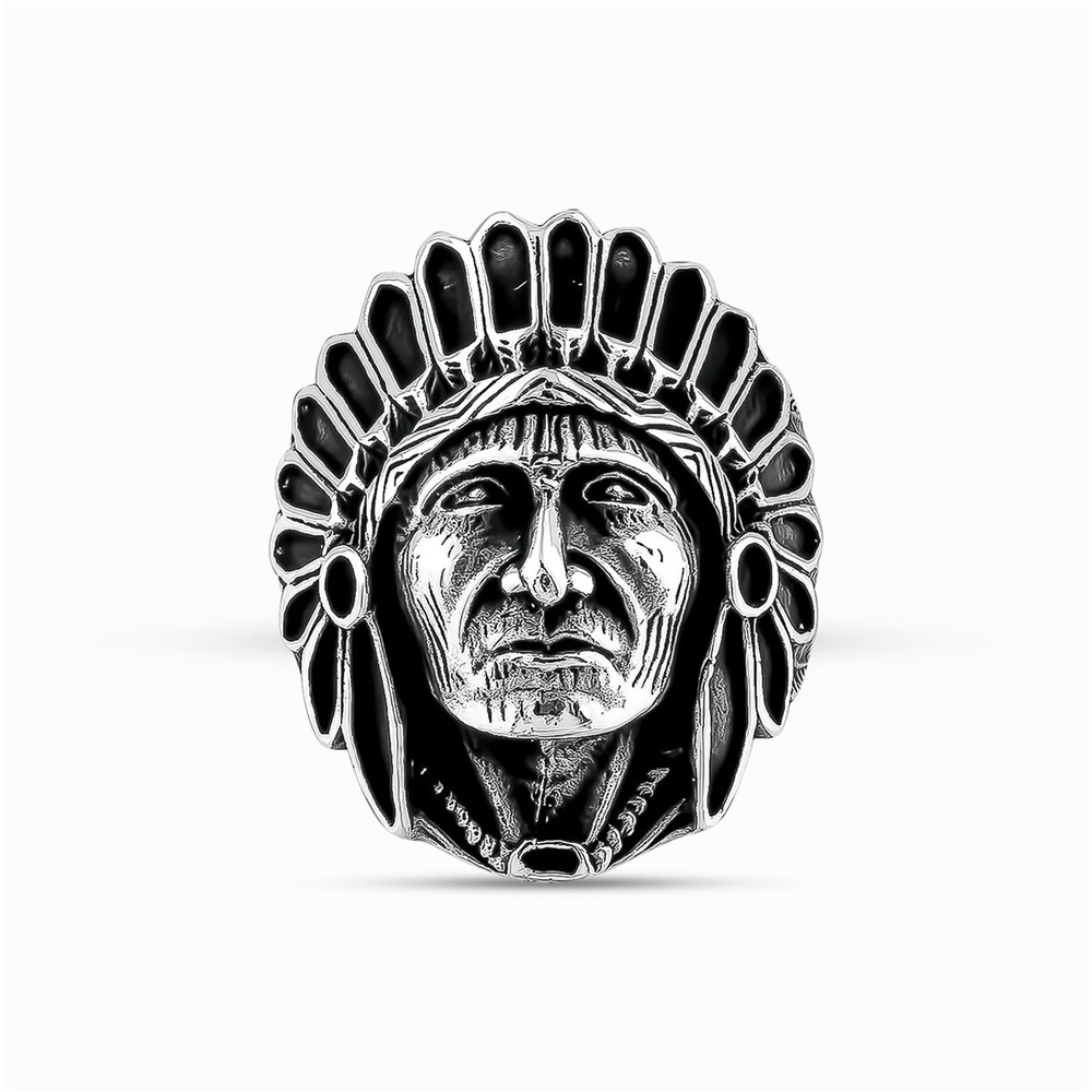 Rock stainless steel ring featuring a detailed Indian chief head. Vintage style for unique outfits and cosplay.