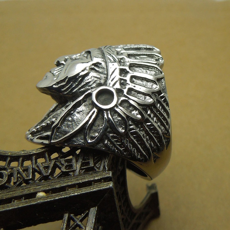 Rock stainless steel ring featuring an intricately detailed Indian chief head design, perfect for vintage and rock outfits.