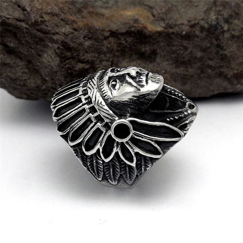 Rock stainless steel ring featuring an intricately detailed Indian chief head design, perfect for vintage and cosplay outfits.