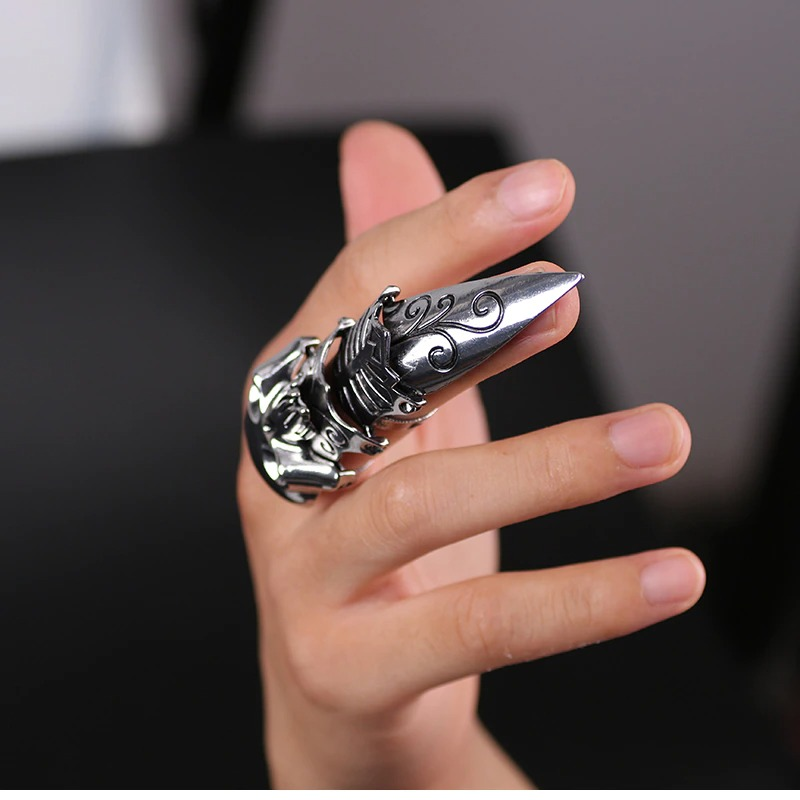 Silver Gothic Ring Claw of Zinc Alloy / Punk Fashion Ring with Skull - HARD'N'HEAVY