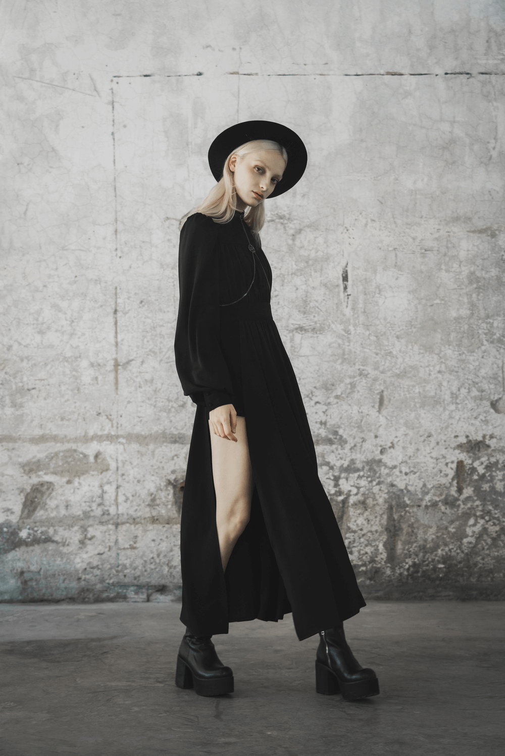 Stylish Black Maxi Dress with Long Sleeves and Chain - HARD'N'HEAVY