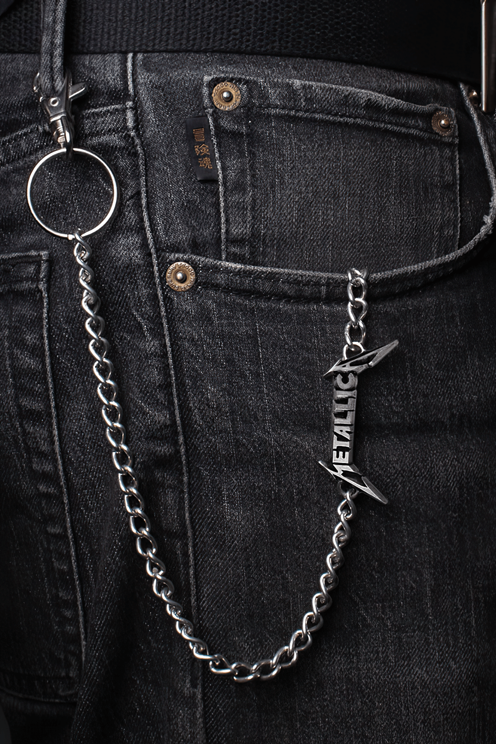 Stylish Metallica wallet chain featuring a pewter logo and rugged design, perfect for heavy metal fans.