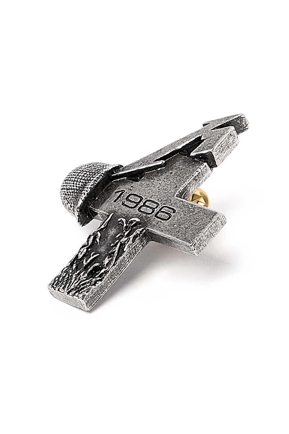 Stylish Metallica Master of Puppets pewter pin badge featuring 1986 album-inspired artwork, perfect for collectors.