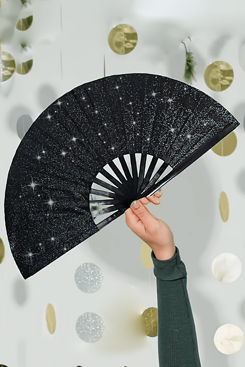 Elegantes abanicos plegables con purpurina brillante para festivales