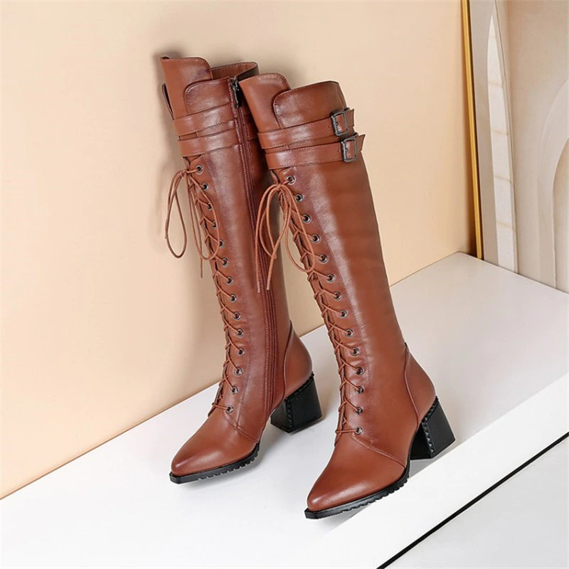 Stylish women's rock-style boots in brown genuine leather with square heel and lace-up detailing.