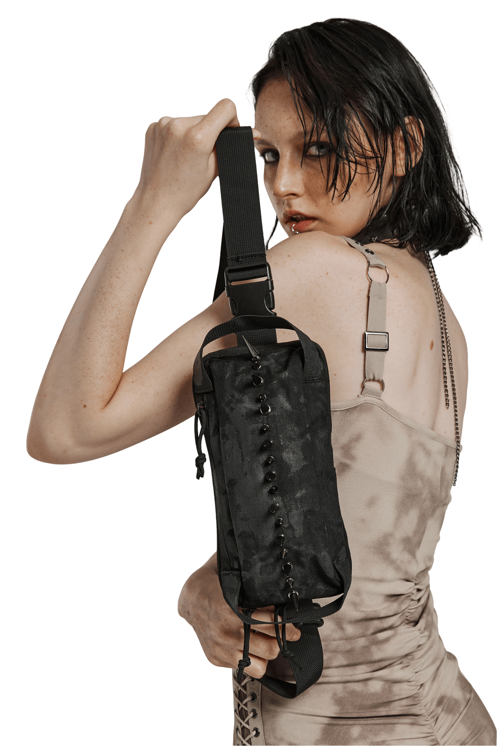 Bolso satchel de un solo hombro de nailon con pinchos de Urban Rebel
