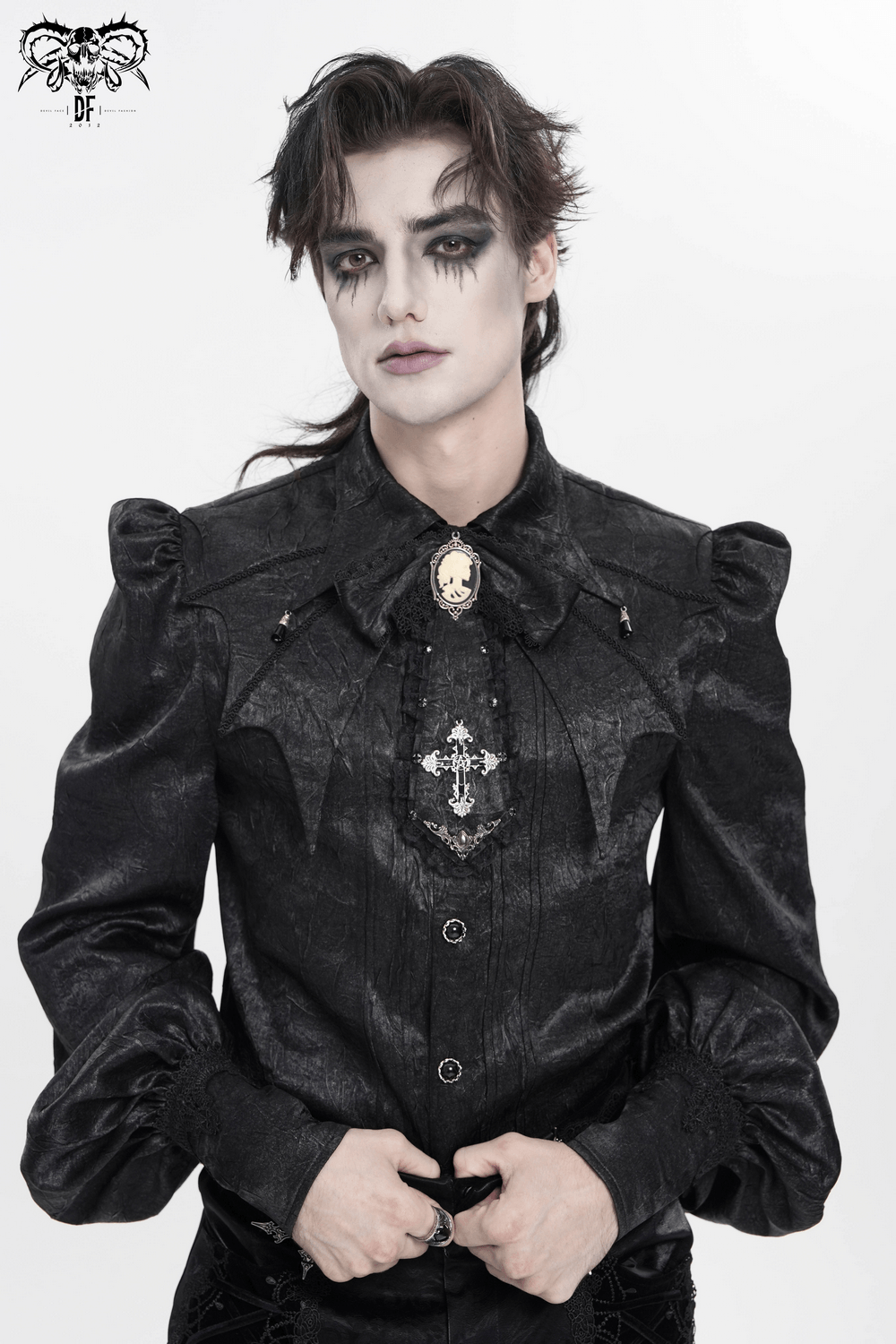 Viktorianisches Halsband mit Schleife und Barockspitzen-Krawatte